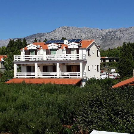Apartments Ida Sućuraj المظهر الخارجي الصورة