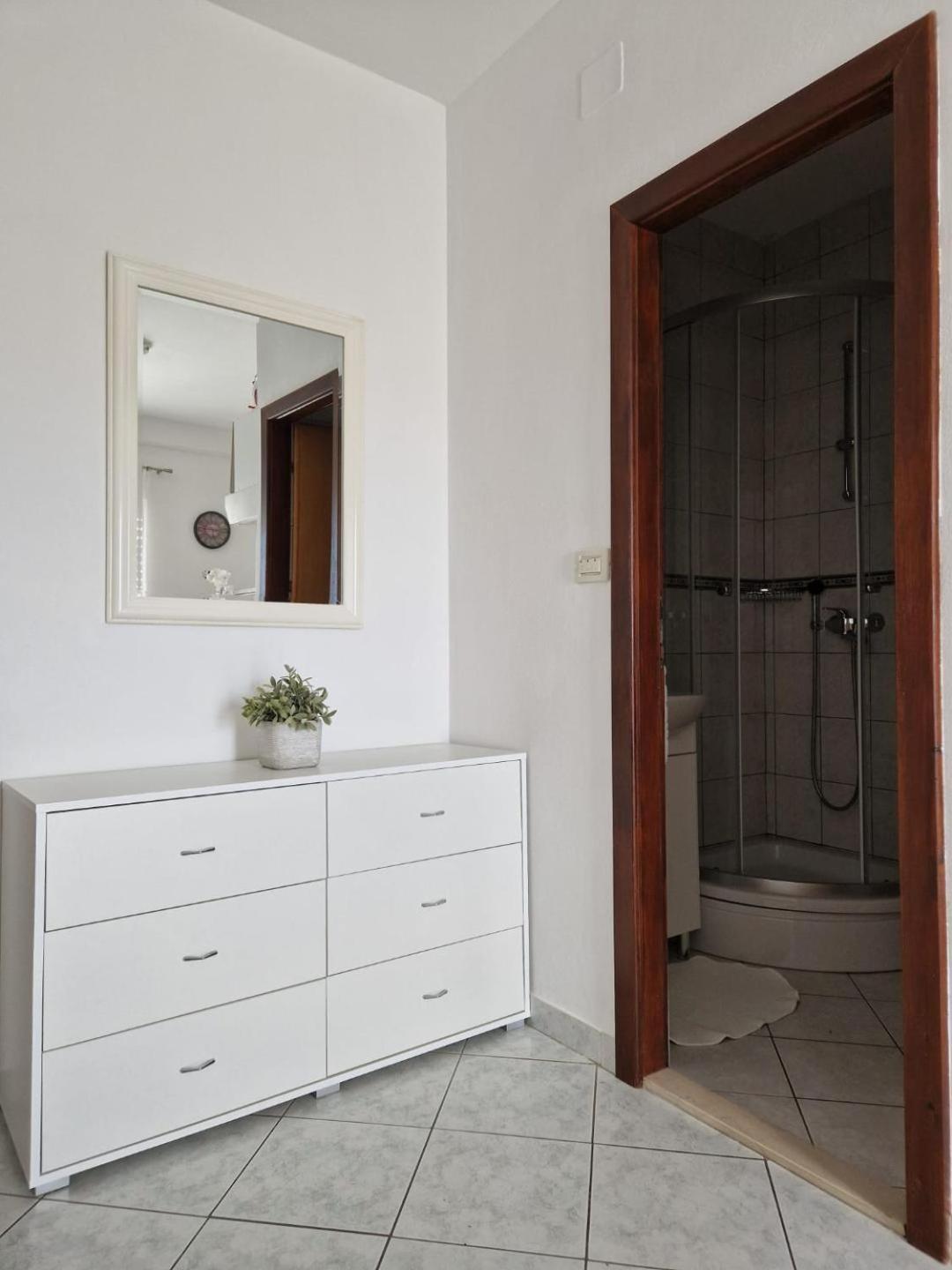 Apartments Ida Sućuraj المظهر الخارجي الصورة