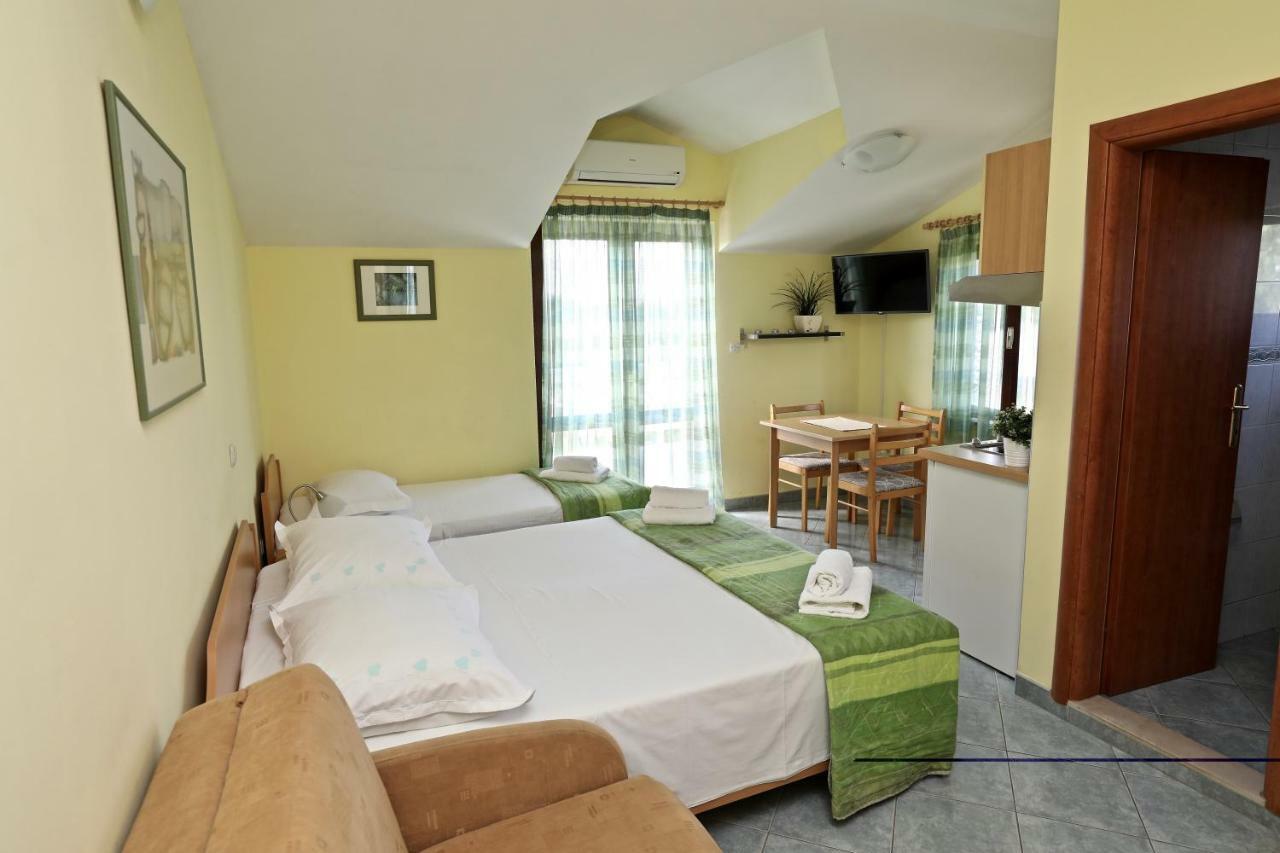 Apartments Ida Sućuraj المظهر الخارجي الصورة