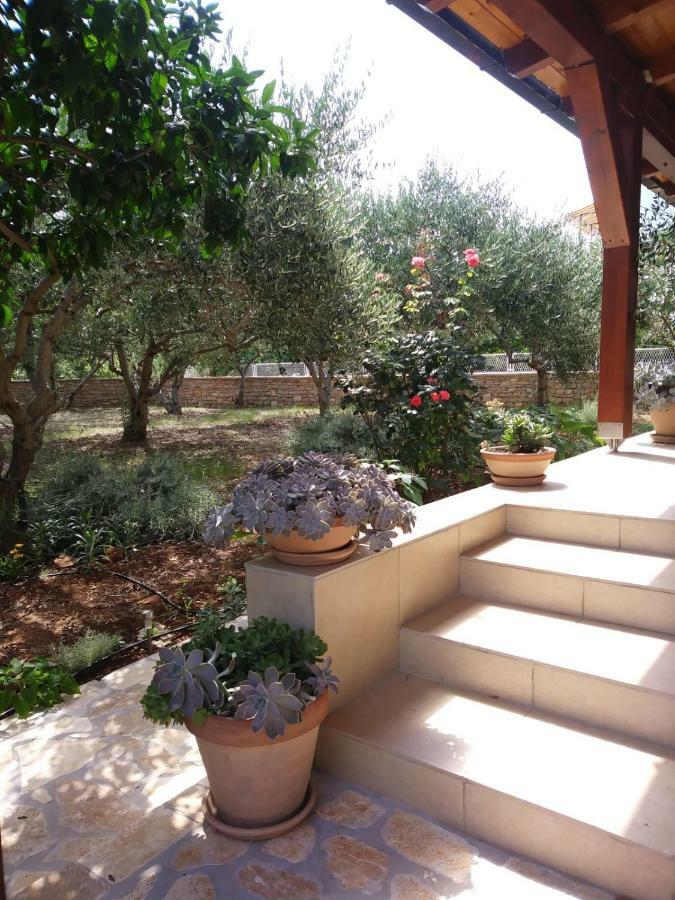 Apartments Ida Sućuraj المظهر الخارجي الصورة
